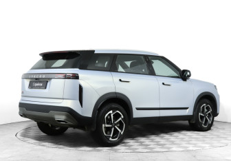 Подержанный автомобиль Jaecoo J7 2024 года (5 фото)