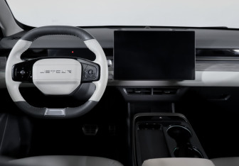 Подержанный автомобиль Jetour Dashing 2023 года (12 фото)