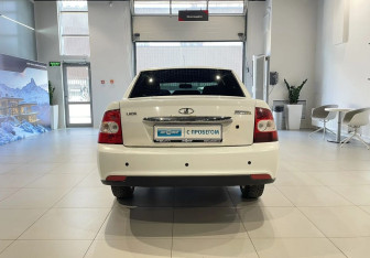 Подержанный автомобиль LADA (ВАЗ) Priora Sedan 2012 года (5 фото)