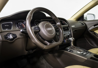 Подержанный автомобиль Audi A5 Coupe 2012 года (11 фото)