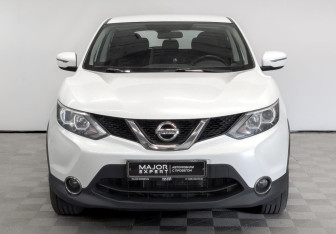 Подержанный автомобиль Nissan Qashqai 2018 года (2 фото)