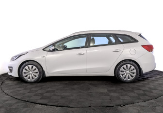 Подержанный автомобиль Kia Ceed Wagon 2018 года (8 фото)