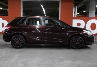 Подержанный автомобиль Citroen C4 Hatchback 2011 года (4 фото)