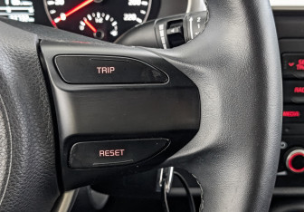 Подержанный автомобиль Kia Rio Sedan 2021 года (27 фото)