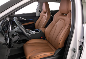 Подержанный автомобиль Omoda C5 2023 года (20 фото)