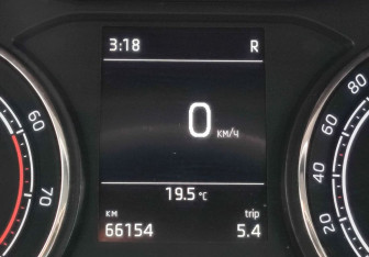 Подержанный автомобиль Skoda Rapid Liftback 2021 года (14 фото)