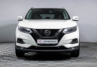 Подержанный автомобиль Nissan Qashqai 2021 года (2 фото)