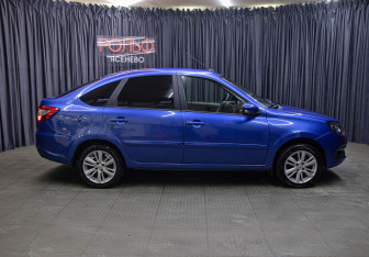 Подержанный автомобиль LADA (ВАЗ) Granta Liftback 2021 года (4 фото)