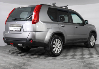 Подержанный автомобиль Nissan X-Trail 2012 года (5 фото)