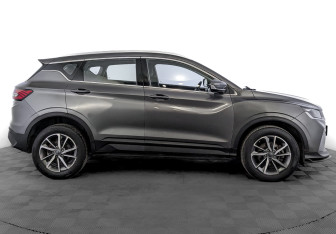 Подержанный автомобиль Geely Coolray 2022 года (4 фото)