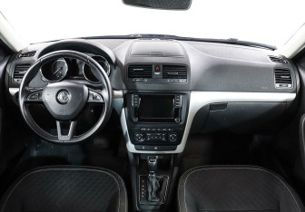 Подержанный автомобиль Skoda Yeti 2016 года (8 фото)