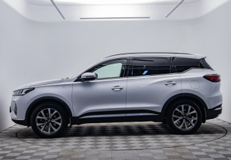 Подержанный автомобиль Chery Tiggo 7 Pro 2022 года (8 фото)
