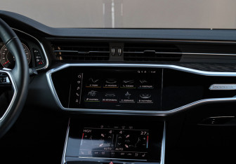 Подержанный автомобиль Audi A6 Sedan 2022 года (16 фото)