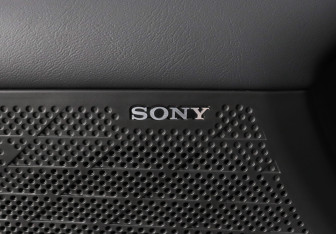 Подержанный автомобиль Changan UNI-V 2023 года (15 фото)