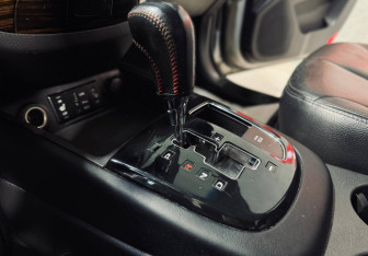 Подержанный автомобиль Hyundai Santa Fe 2010 года (14 фото)