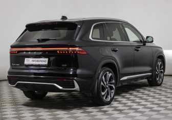 Подержанный автомобиль Geely Monjaro 2023 года (5 фото)