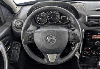 Подержанный автомобиль Nissan Terrano 2019 года (22 фото)