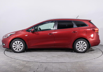Подержанный автомобиль Kia Ceed Wagon 2013 года (3 фото)
