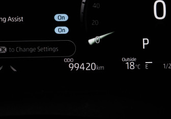 Подержанный автомобиль Toyota Camry Sedan 2022 года (11 фото)