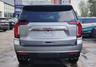 Подержанный автомобиль GMC Yukon 2023 года (7 фото)