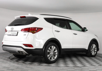 Подержанный автомобиль Hyundai Santa Fe 2016 года (4 фото)