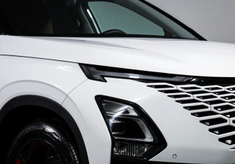 Подержанный автомобиль Omoda C5 2023 года (16 фото)