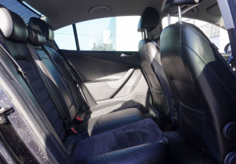 Подержанный автомобиль Volkswagen Passat Sedan 2010 года (11 фото)