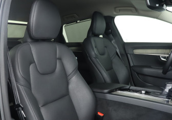Подержанный автомобиль Volvo S90 2021 года (14 фото)