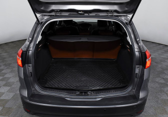 Подержанный автомобиль Ford Focus Wagon 2017 года (14 фото)