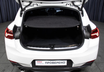 Подержанный автомобиль BMW X2 2019 года (10 фото)