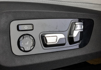 Подержанный автомобиль BMW X5 2025 года (25 фото)