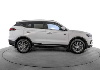 Подержанный автомобиль Geely Atlas Pro 2023 года (4 фото)