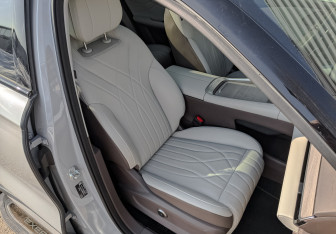 Подержанный автомобиль Exeed RX 2024 года (24 фото)