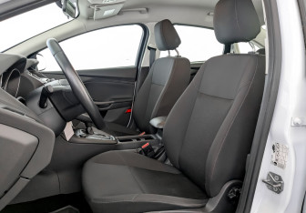 Подержанный автомобиль Ford Focus Sedan 2018 года (20 фото)