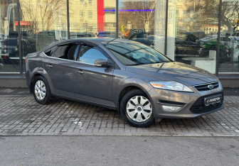 Подержанный автомобиль Ford Mondeo Sedan 2013 года (3 фото)