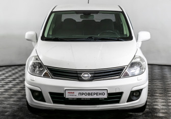 Подержанный автомобиль Nissan Tiida Sedan 2013 года (2 фото)
