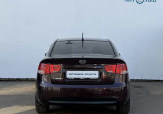 Подержанный автомобиль Kia Cerato Sedan 2009 года (6 фото)