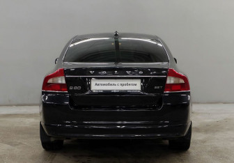 Подержанный автомобиль Volvo S80 2010 года (6 фото)