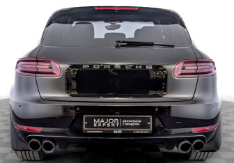 Подержанный автомобиль Porsche Macan 2015 года (6 фото)