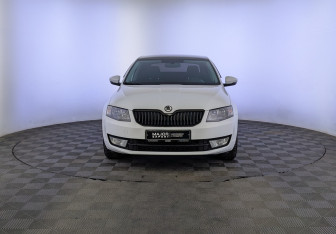 Подержанный автомобиль Skoda Octavia Liftback 2016 года (2 фото)