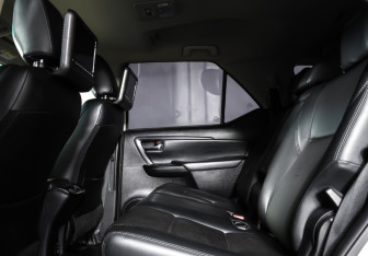 Подержанный автомобиль Toyota Fortuner 2022 года (12 фото)