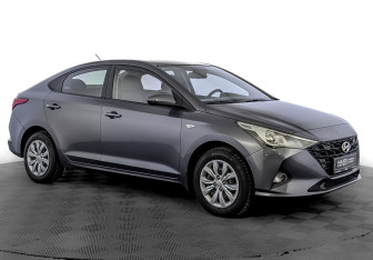 Подержанный автомобиль Hyundai Solaris Sedan 2021 года (3 фото)