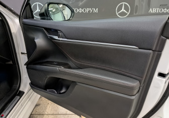 Подержанный автомобиль Toyota Camry Sedan 2021 года (24 фото)