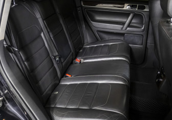 Подержанный автомобиль Volkswagen Touareg 2008 года (14 фото)