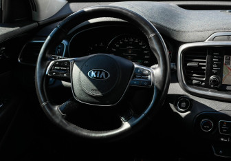 Подержанный автомобиль Kia Sorento 2019 года (14 фото)