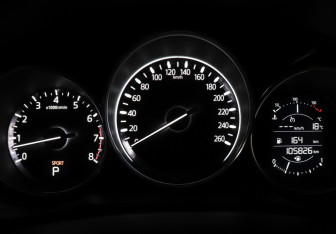 Подержанный автомобиль Mazda CX-5 2018 года (11 фото)