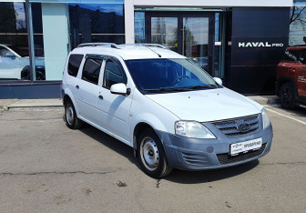 Подержанный автомобиль LADA (ВАЗ) Largus Wagon 2013 года (3 фото)