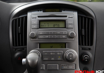 Подержанный автомобиль Hyundai Grand Starex 2008 года (14 фото)