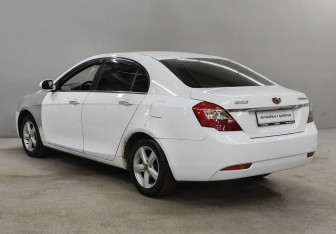 Подержанный автомобиль Geely Emgrand EC7 Sedan 2012 года (7 фото)