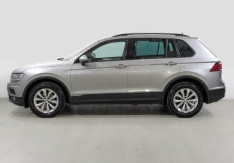 Подержанный автомобиль Volkswagen Tiguan 2019 года (8 фото)